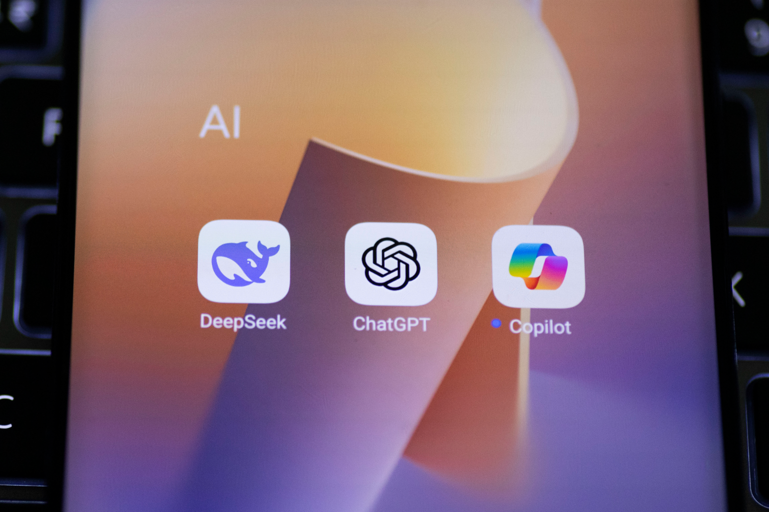 Open letter calls for prohibition on superintelligent AI, highlighting growing mainstream concern  – CyberScoop