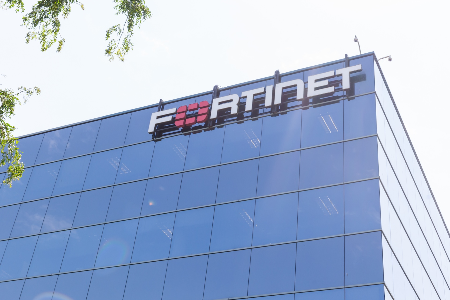 Fortinet’s delayed alert on actively exploited defect put defenders at a disadvantage  – CyberScoop