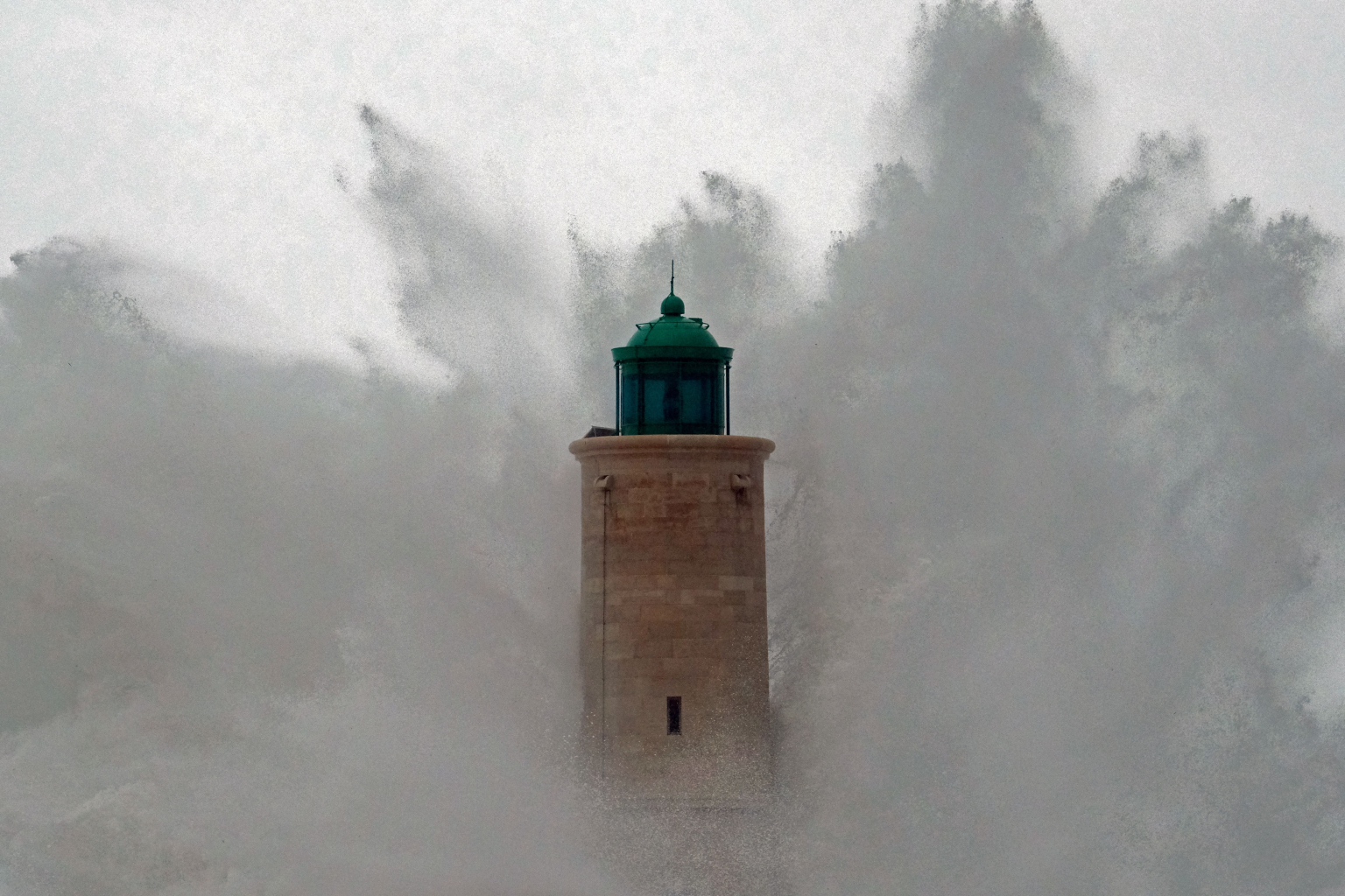 Google, researchers see signs that Lighthouse text scammers disrupted after lawsuit  – CyberScoop