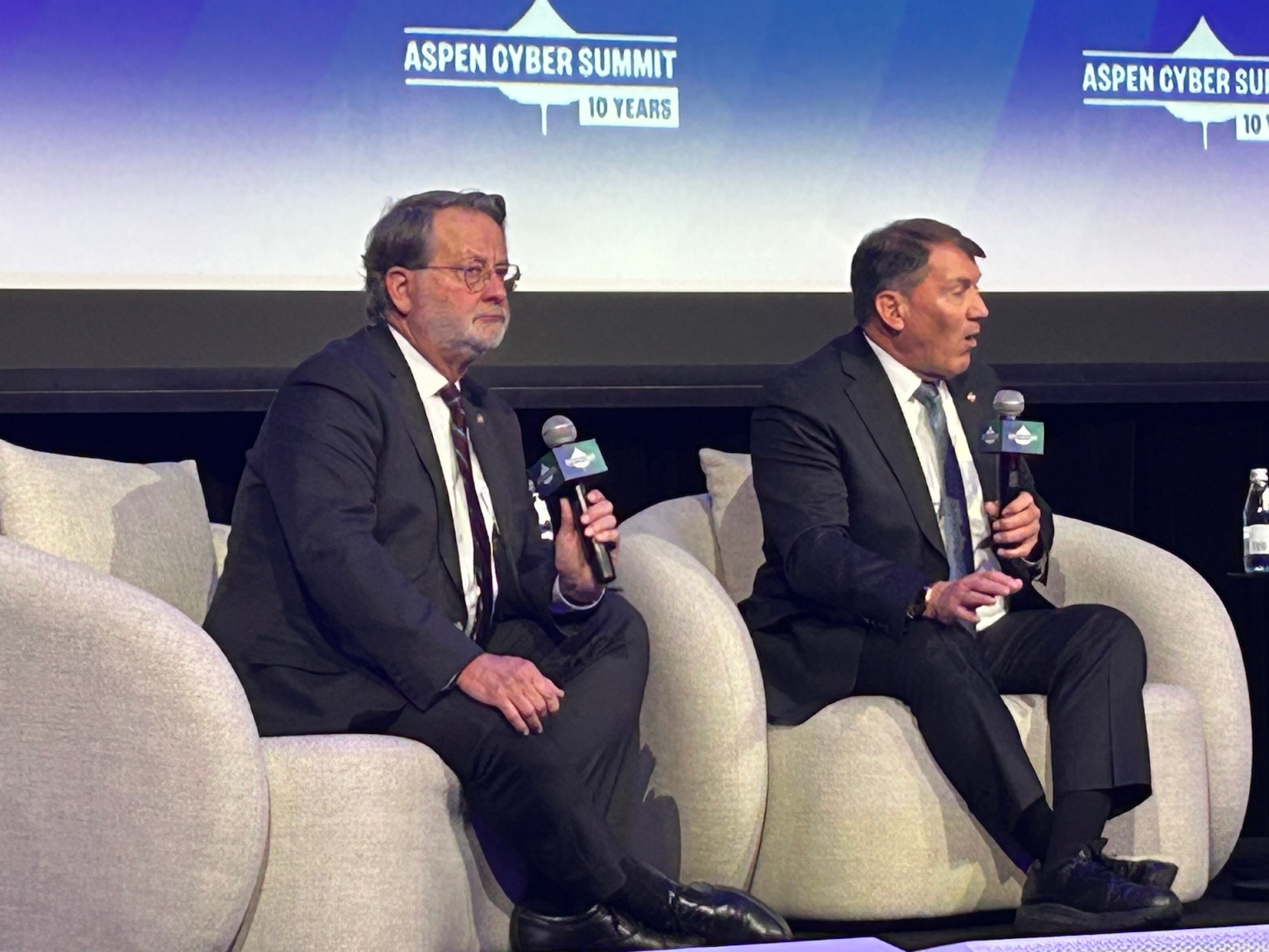 Information sharing law’s expiration could squander government vulnerability hunting efforts, senator says  – CyberScoop