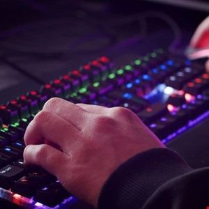 Emojis in PureRAT’s Code Point to AI-Generated Malware Campaign –