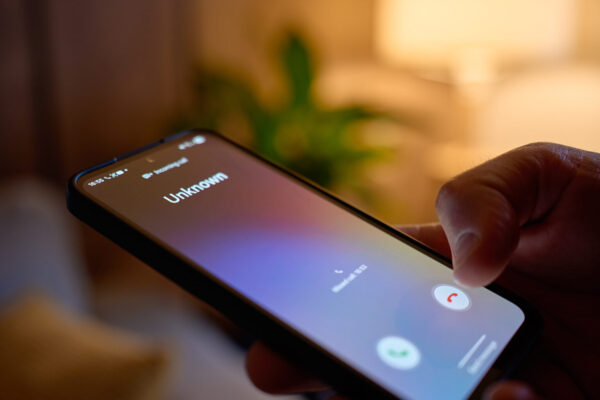 AttackFeed by Joe Wagner | FCC tightens KYC rules for telecoms, closes loophole for banned foreign services  - CyberScoop