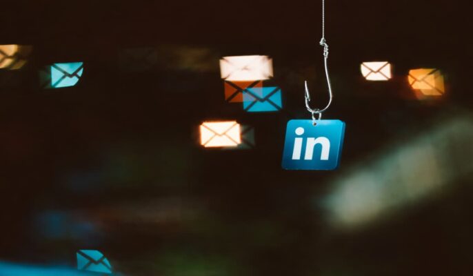 AttackFeed by Joe Wagner | LinkedIn Phishing Scam Uses Fake Notifications to Hijack Accounts  - Hackread – Cybersecurity News, Data Breaches, AI and More